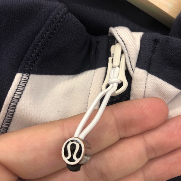 Lululemon Forme Jacket *Cuffins - Picture 10 of 13